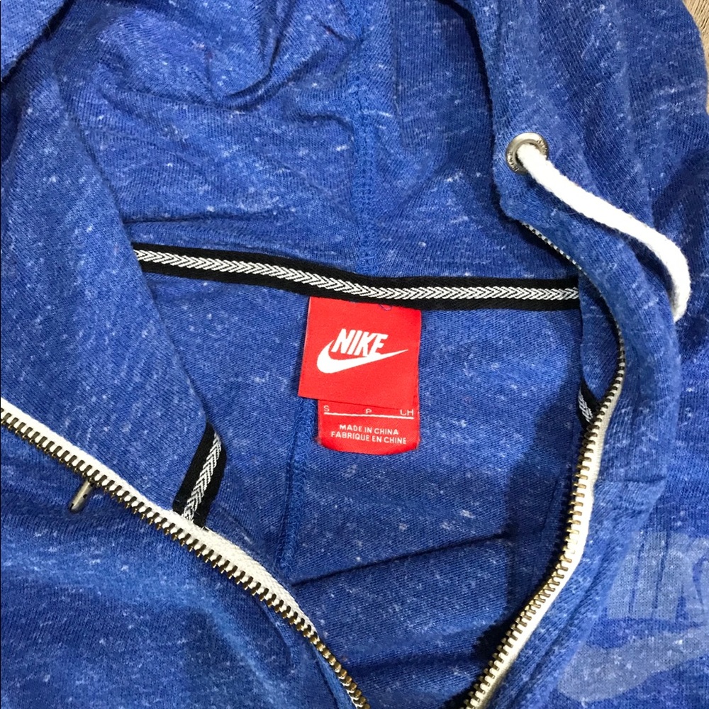 Women’s size small Nike hooded full zip up jacket.